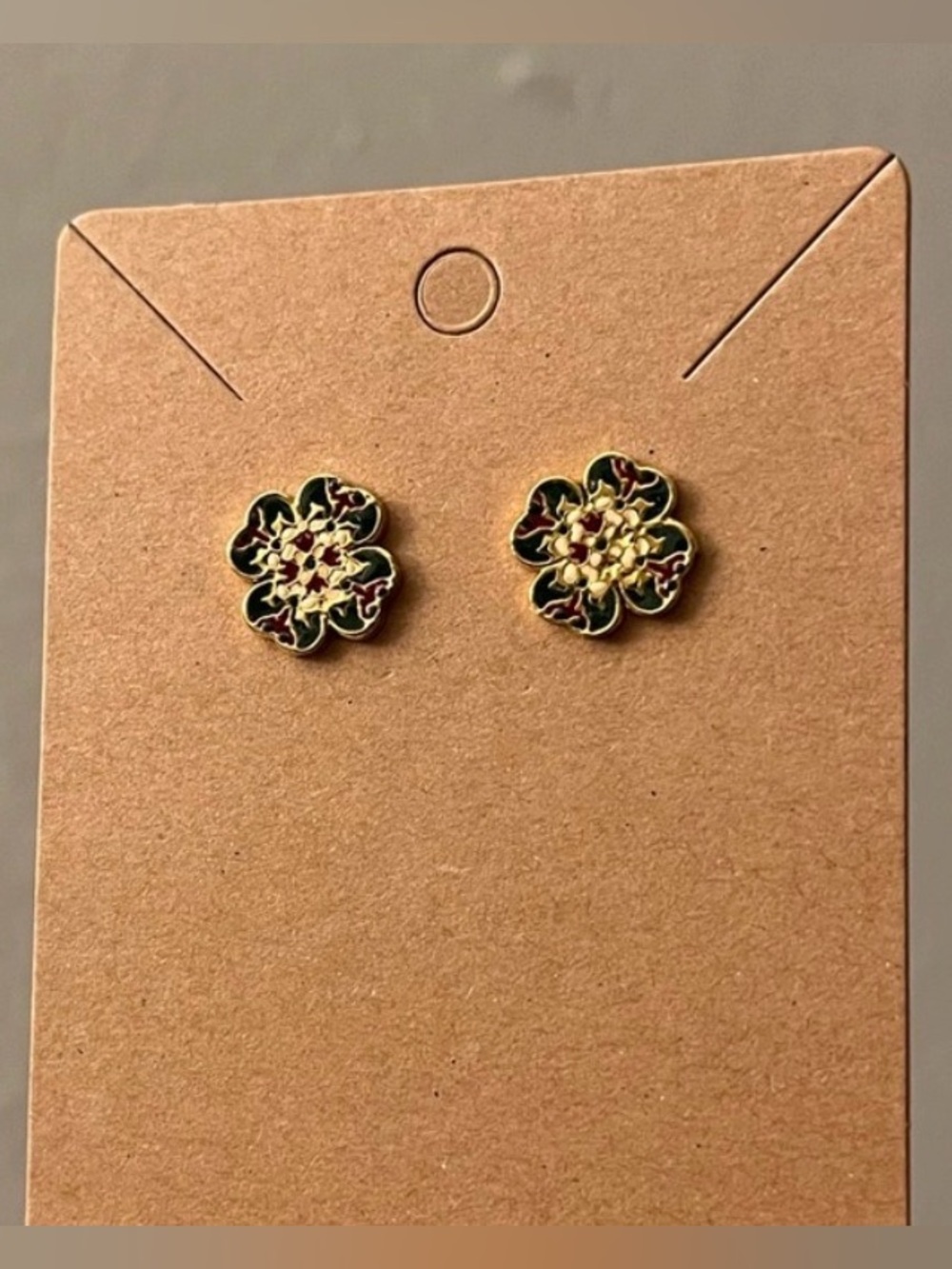❤️‍🔥 Green Red Gold Floral Post Back Stud Earrings